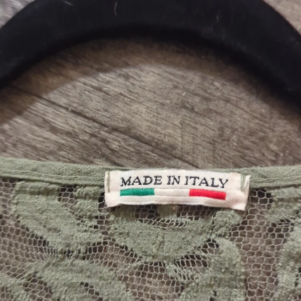 Top - Picture 5 of 6